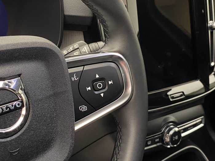 Volvo XC40 B4 AWD DARK ULTRA AUT CZ