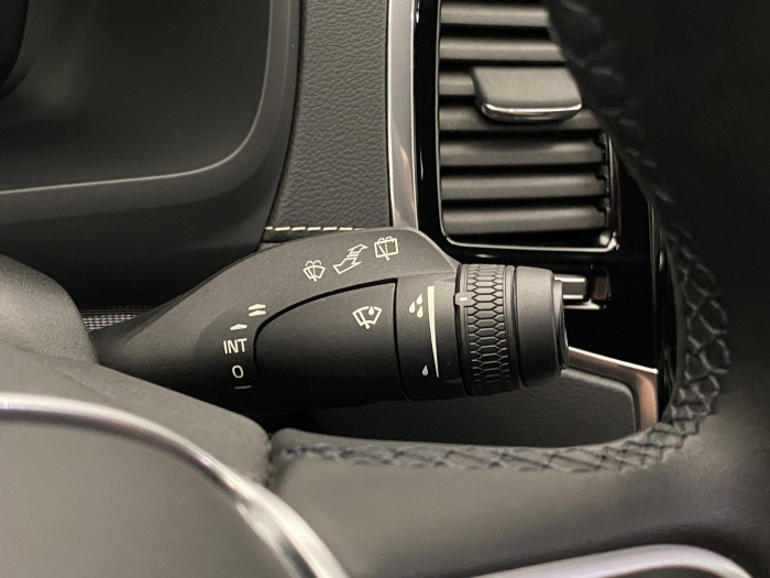 Volvo XC90 B6 AWD R-DESIGN REZERVACE