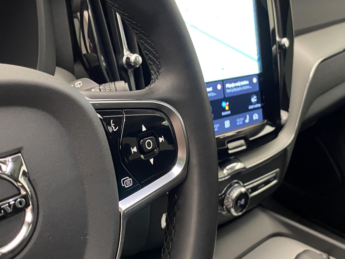 Volvo XC60 T6 AWD PLUG-IN DARK PLUS CZ