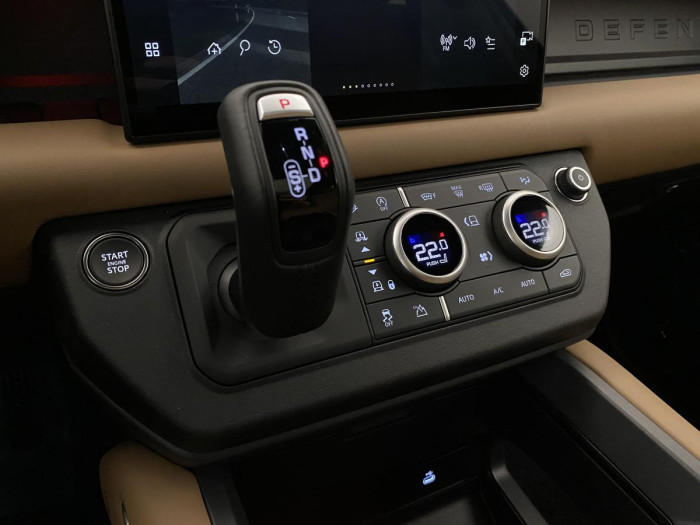 Land Rover Defender 110 D300 X-DYNAMIC HSE AWD AUT 3.0 d Dynamic