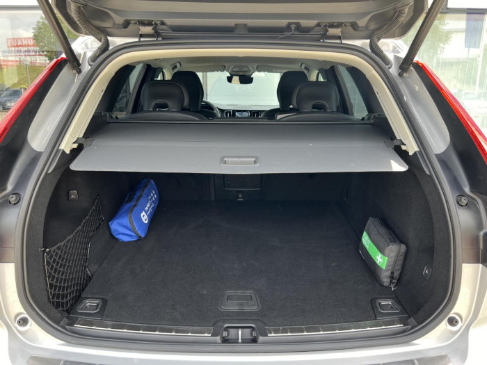 Volvo XC60 B4 PLUS DARK Aut 1.maj. 2.0 Plus