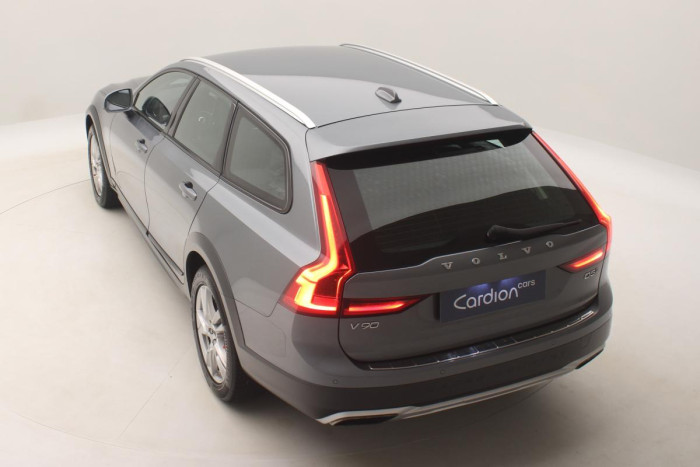 Volvo V90 CC D5 AWD MOMENTUM REZERVACE 2.0 d CC CC Momentum