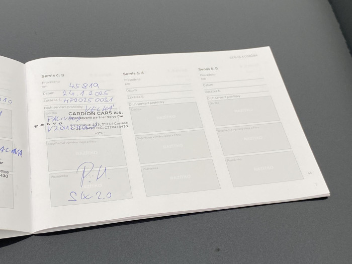 Volvo XC90 B5 AWD INCRIPTION REZERVACE