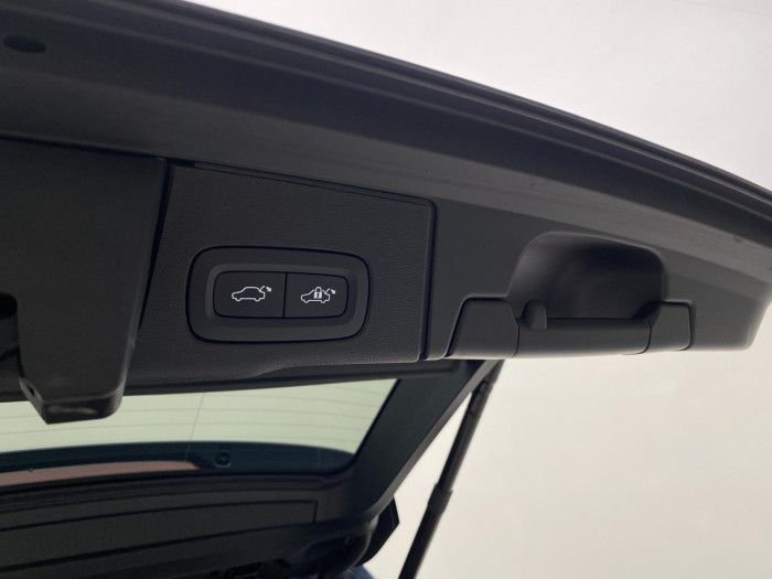 Volvo XC60 B4 AWD CORE AUT CZ