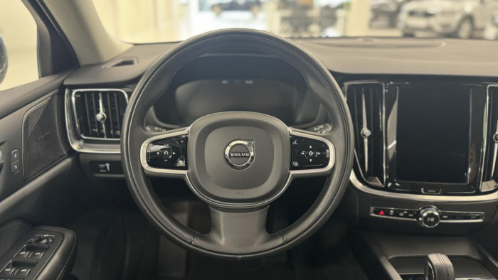 Volvo V60 B4 MOMENTUM REZERVACE 2.0 Momentum