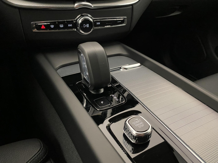 Volvo XC60 B5 AWD AUT DARK PLUS