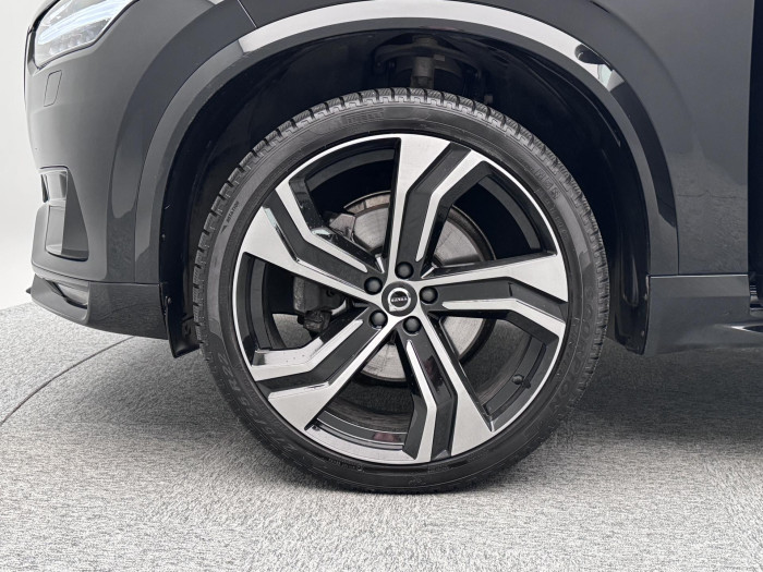 Volvo XC90 B5 AWD R-DESIGN REZERVACE