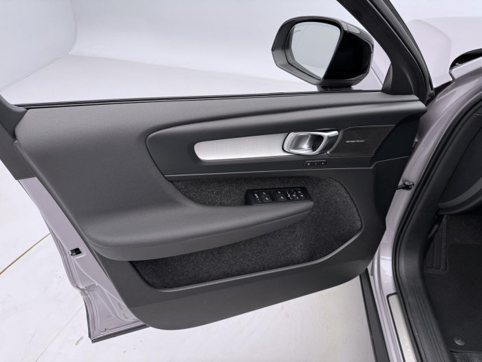 Volvo XC40 B3 AUT DARK PLUS