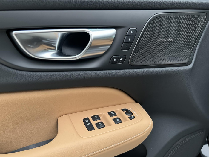 Volvo V60 B4 DARK ULTRA AUT