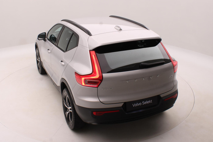 Volvo XC40 B3 DARK PLUS AUT CZ