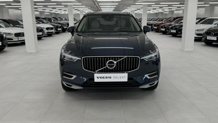 Volvo XC60 T8 AWD RECHARGE REZERVACE
