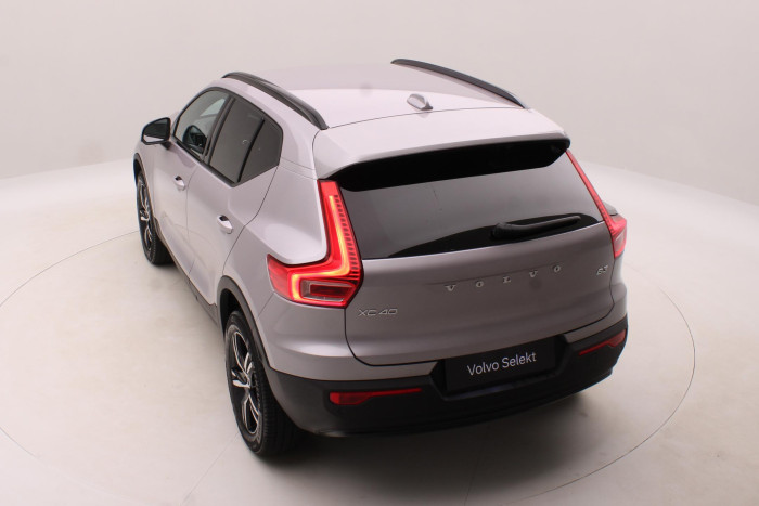 Volvo XC40 B3 DARK PLUS AUT CZ
