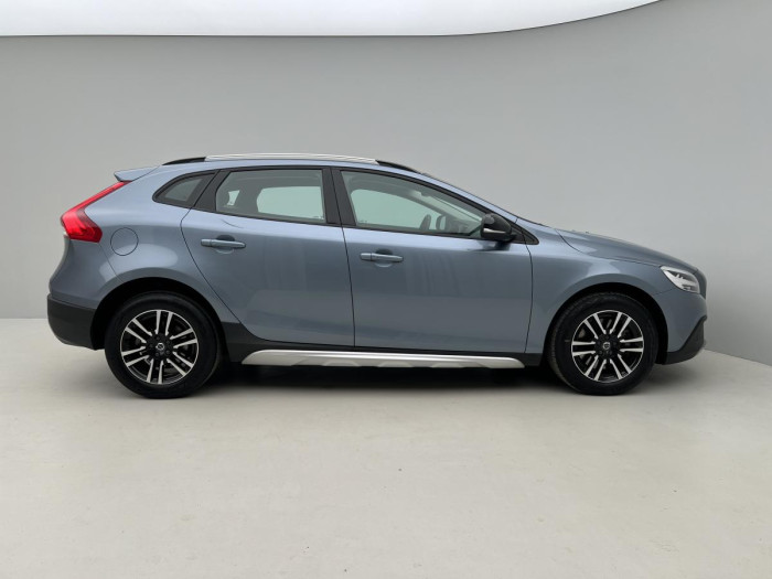 Volvo V40 CC D2 BLACK EDITION 1.maj. 2.0 d CC CC Edition