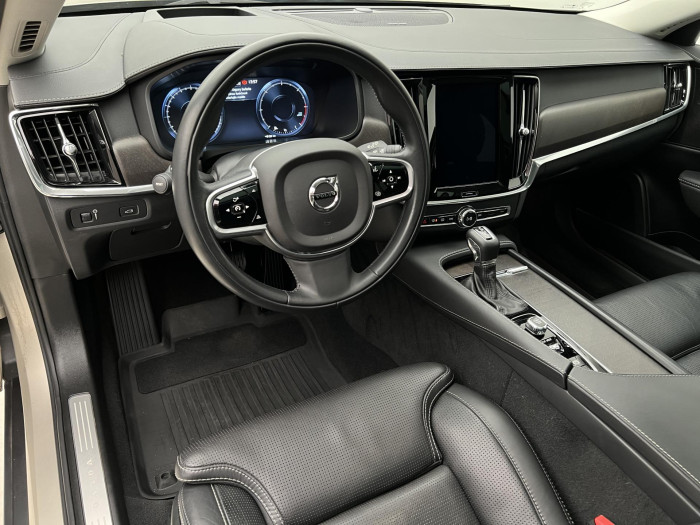 Volvo V90 CC D5 AWD PRO AUT CZ 2.0 d CC CC