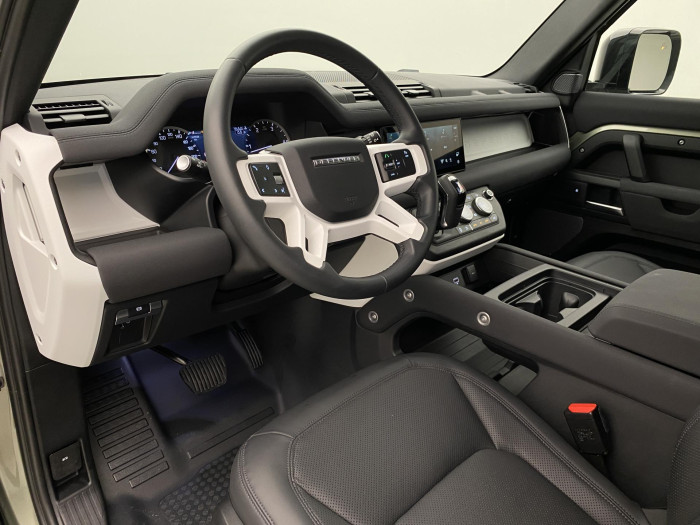 Land Rover Defender 110 D250 S AWD AUT CZ 7míst 3.0 d