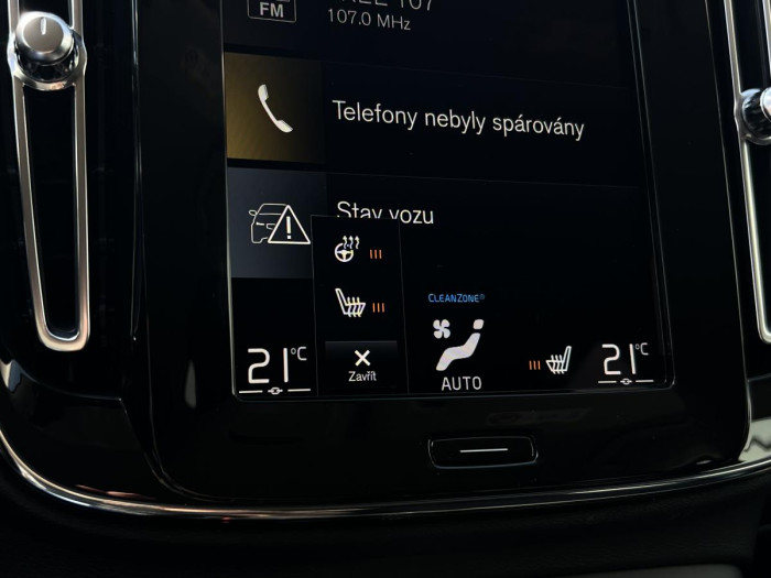 Volvo XC40 B4 AWD MOMENTUM Aut REZERVACE 2.0 Momentum