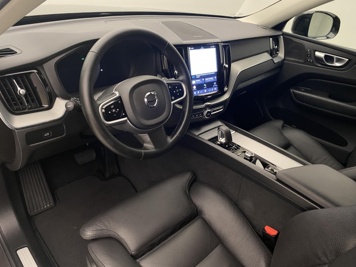 Volvo XC60 B5 AWD DARK PLUS AUT