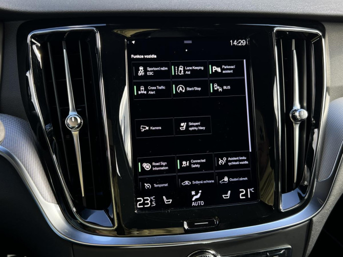 Volvo V60 B4 R-DESIGN Aut 1.maj.