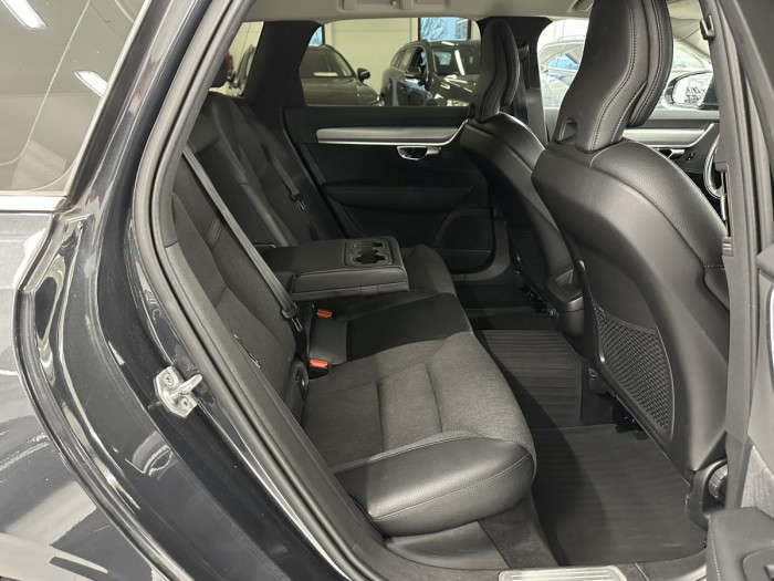 Volvo V90 D4 AWD MOMENTUM AUT REZERVACE 2.0 d Momentum