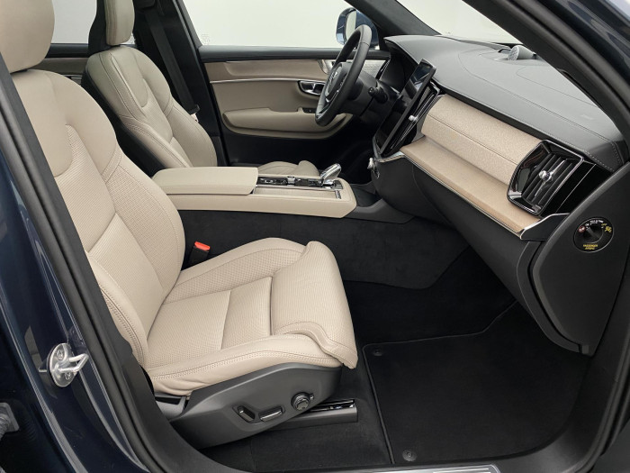 Volvo XC90 T8 AWD RECHARGE BRIGHT ULTRA 7