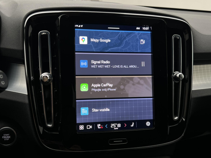 Volvo XC40 B3 PLUS DARK AUT CZ 1.maj.