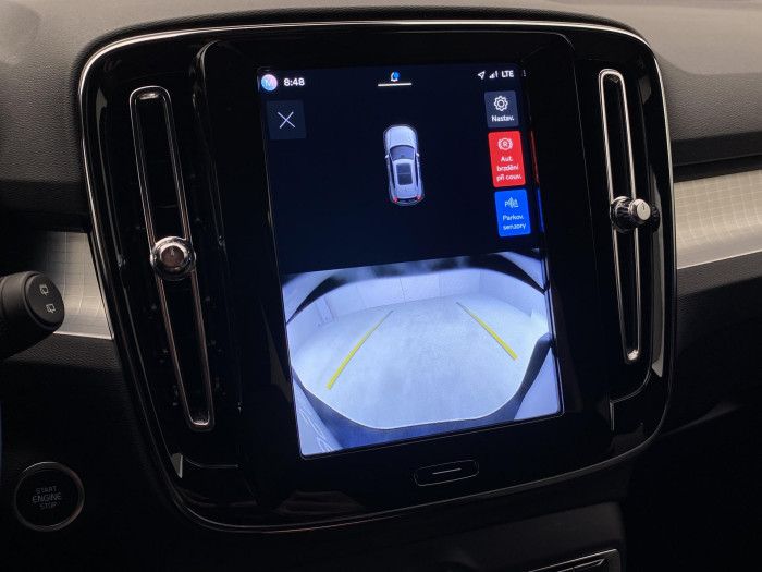 Volvo XC40 B3 DARK PLUS AUT CZ