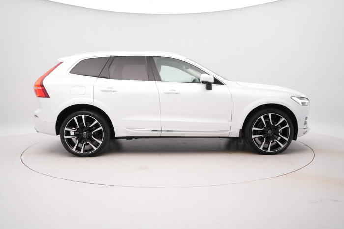 Volvo XC60 B4 AWD INSCRIPTION REZERVACE