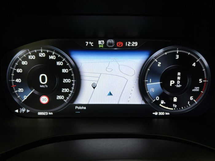 Volvo XC60 B4 AWD R-DESIGN AUT