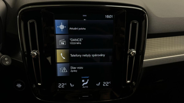 Volvo XC40 B4 AWD MOMENTUM REZERVACE 2.0 Momentum