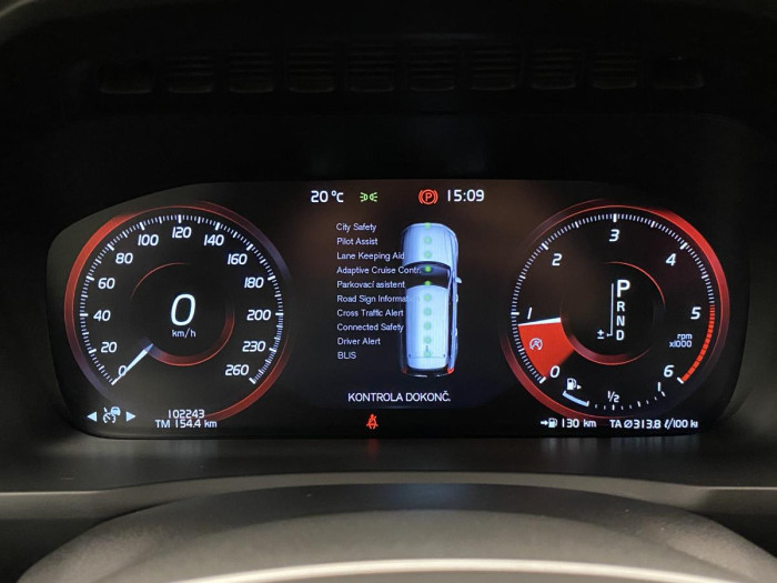 Volvo XC90 D5 AWD R-DESIGN AUT REZERVACE 2.0 d