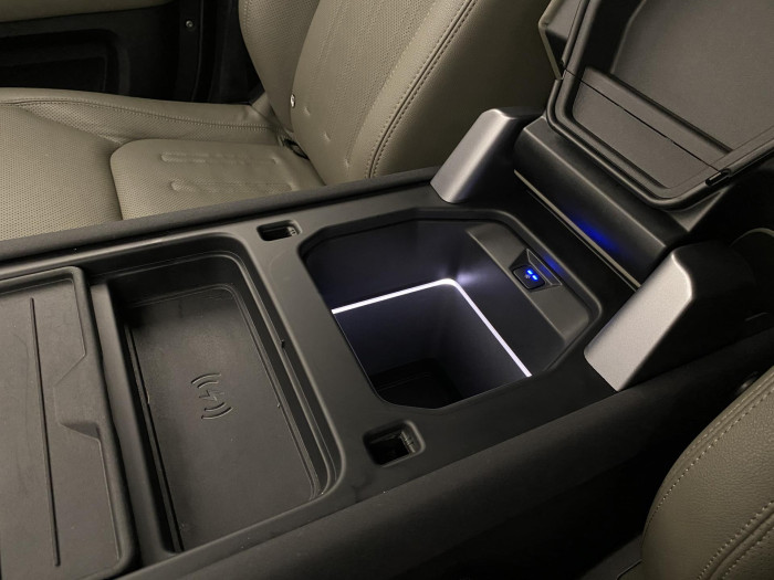 Land Rover Defender 110 D250 SE AWD AUT REZERVACE 3.0 d SE