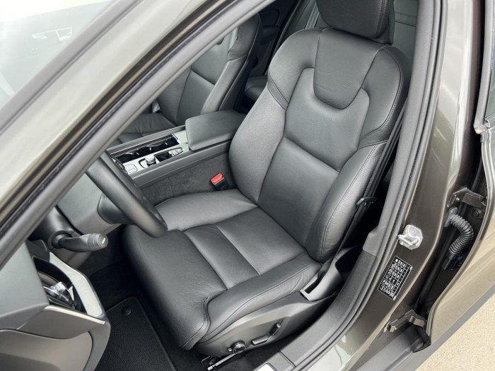 Volvo V60 CROSS COUNTRY B4 AWD Aut 1.maj