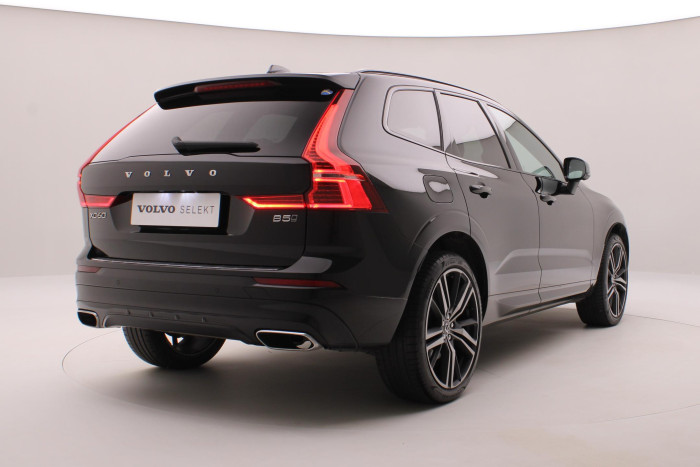 Volvo XC60 B5 AWD R-DESIGN AUT