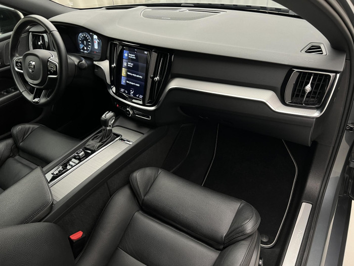 Volvo S60 T5 R-DESIGN POLESTAR AUT CZ
