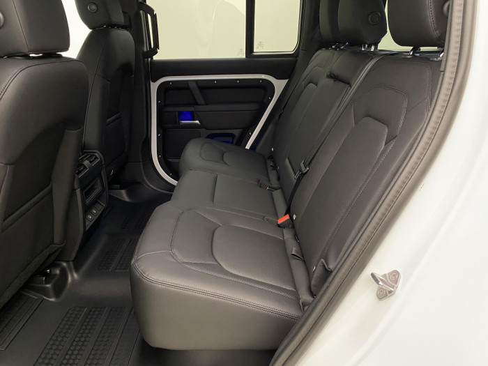 Land Rover Defender 110 D250 X-DYNAMIC SE AWD AUT 3.0 d Dynamic SE