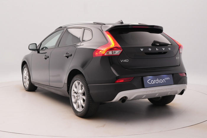 Volvo V40 CC D3 MOMENTUM REZERVACE 2.0 d CC CC Momentum