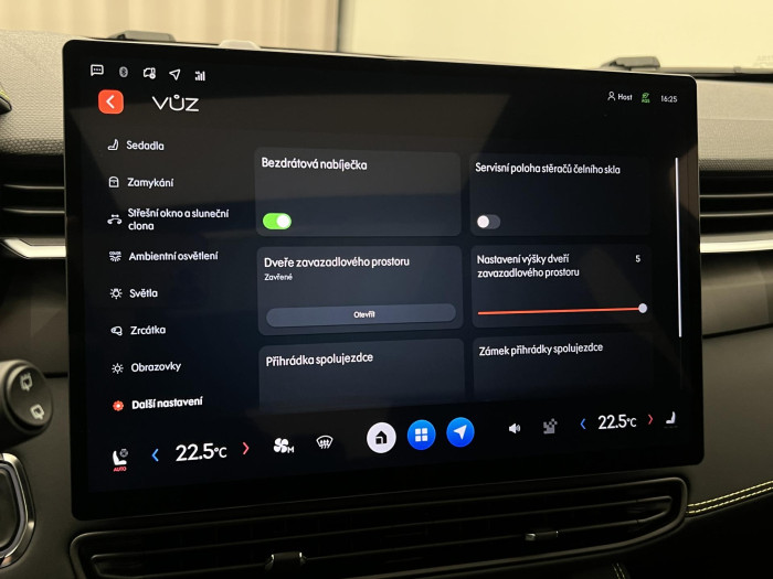 Lynk & Co 01 MORE PHEV