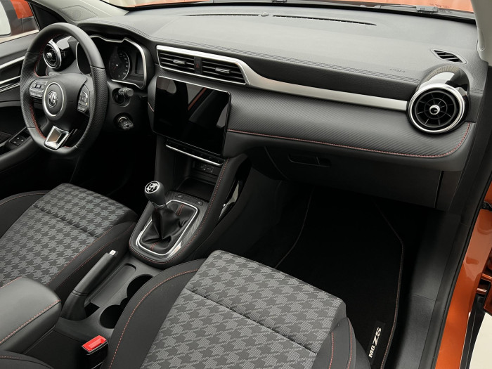 MG ZS 1.5 ESSENTIAL PLUS CZ 1.maj.