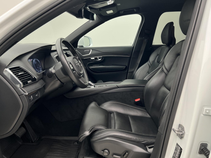 Volvo XC90 B5 AWD R-DESIGN 7MÍSTNÁ AUT