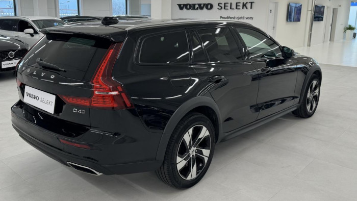 Volvo V60 CROSS COUNTRY D4 AWD REZERVACE 2.0 d