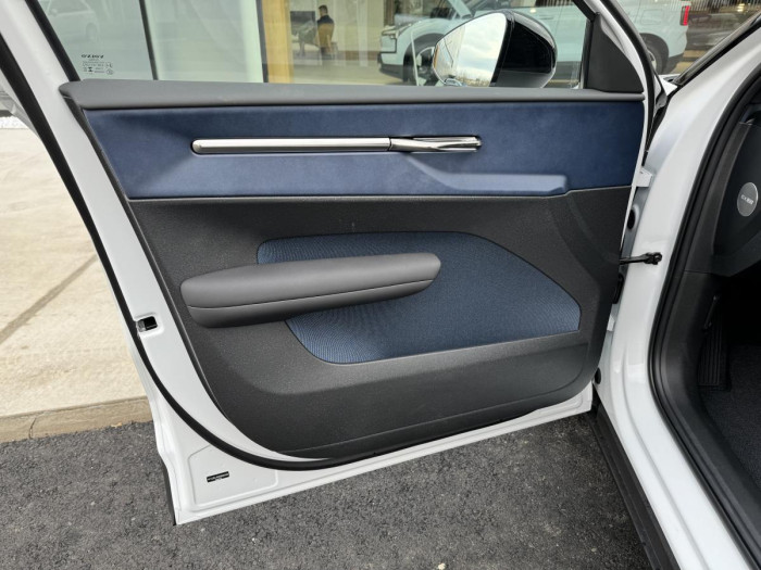 Volvo EX30 PURE ELECTRIC PLUS RWD Plus