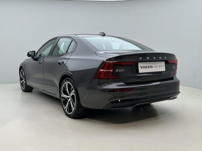 Volvo S60 B5 AWD ULTIMATE DARK AUT 1.maj