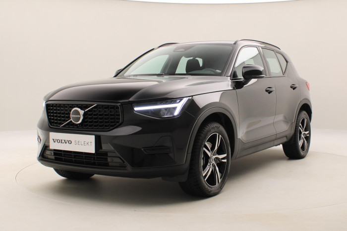 Volvo XC40 B3 DARK PLUS AUT CZ REZERVACE