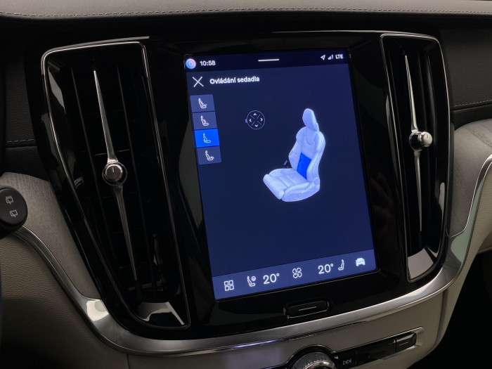 Volvo V60 T8 AWD PLUG-IN BRIGHT ULTRA CZ