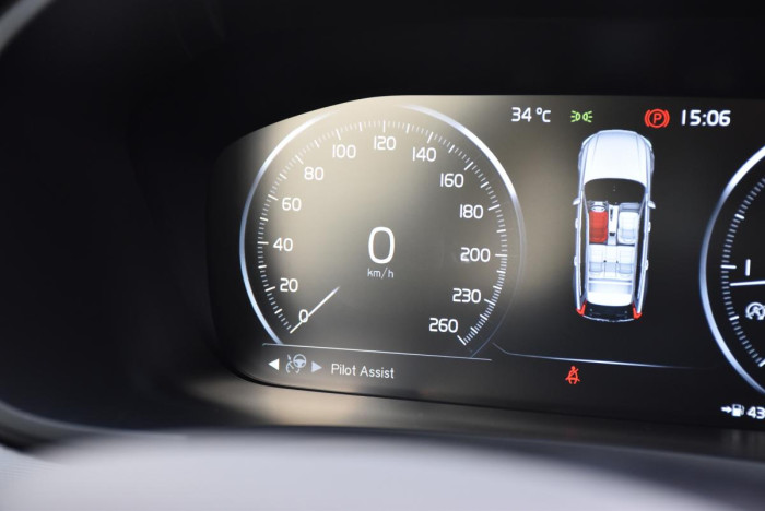 Volvo V90 D5 AWD R-Design REZERVACE 2.0 d
