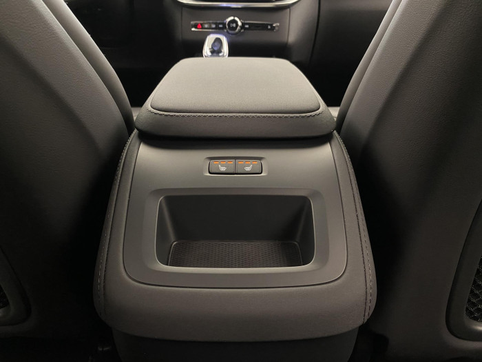 Volvo XC90 B5 AWD BLACK EDITION PLUS 7