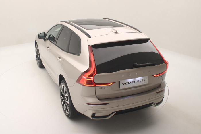 Volvo XC60 B5 AWD ULTRA DARK AUT CZ 1.maj