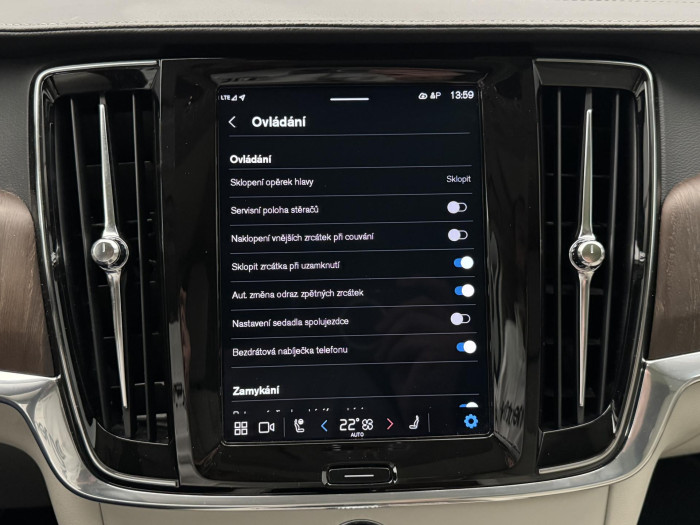 Volvo V90 CC B5 AWD PRO AUT REZERVACE 2.0 CC CC