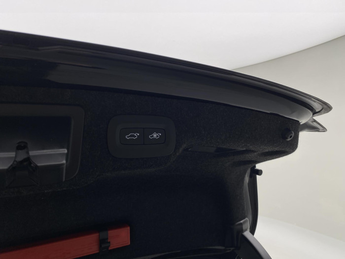 Volvo S90 B5 AWD BRIGHT REZERVACE