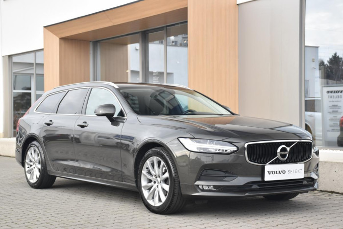 Volvo V90 D4 MOMENTUM ADVANCED REZERVACE 2.0 d Momentum